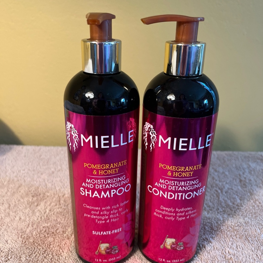 Mielle Pomegranate & Honey Moisturizing Shampoo & Conditioner NEW